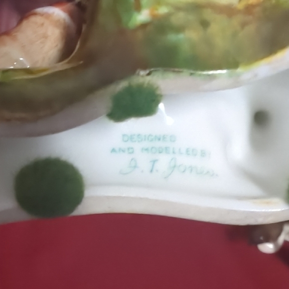 Royal Doulton Goldfinch with Nest Figurine – Designed by J.T. Jones Vintage Porc - Picture 3 of 8